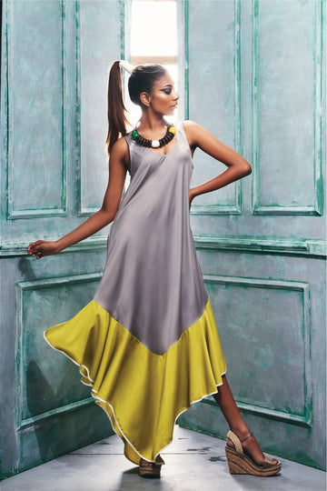 Sleeveless Colour-block Dress With An Asymmetric Hem