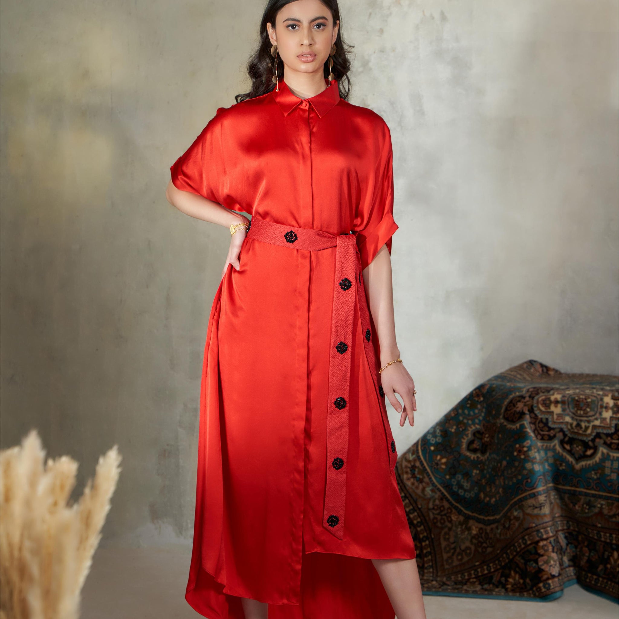 Assymetrical Raglan Shirt With Embroidered Belt