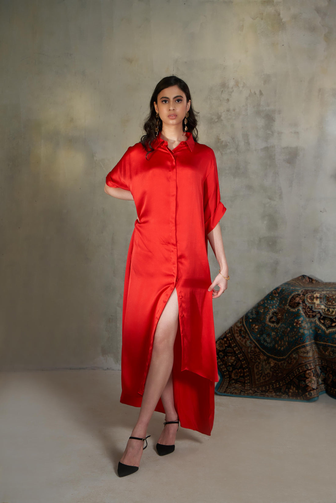 Assymetrical Raglan Shirt With Embroidered Belt