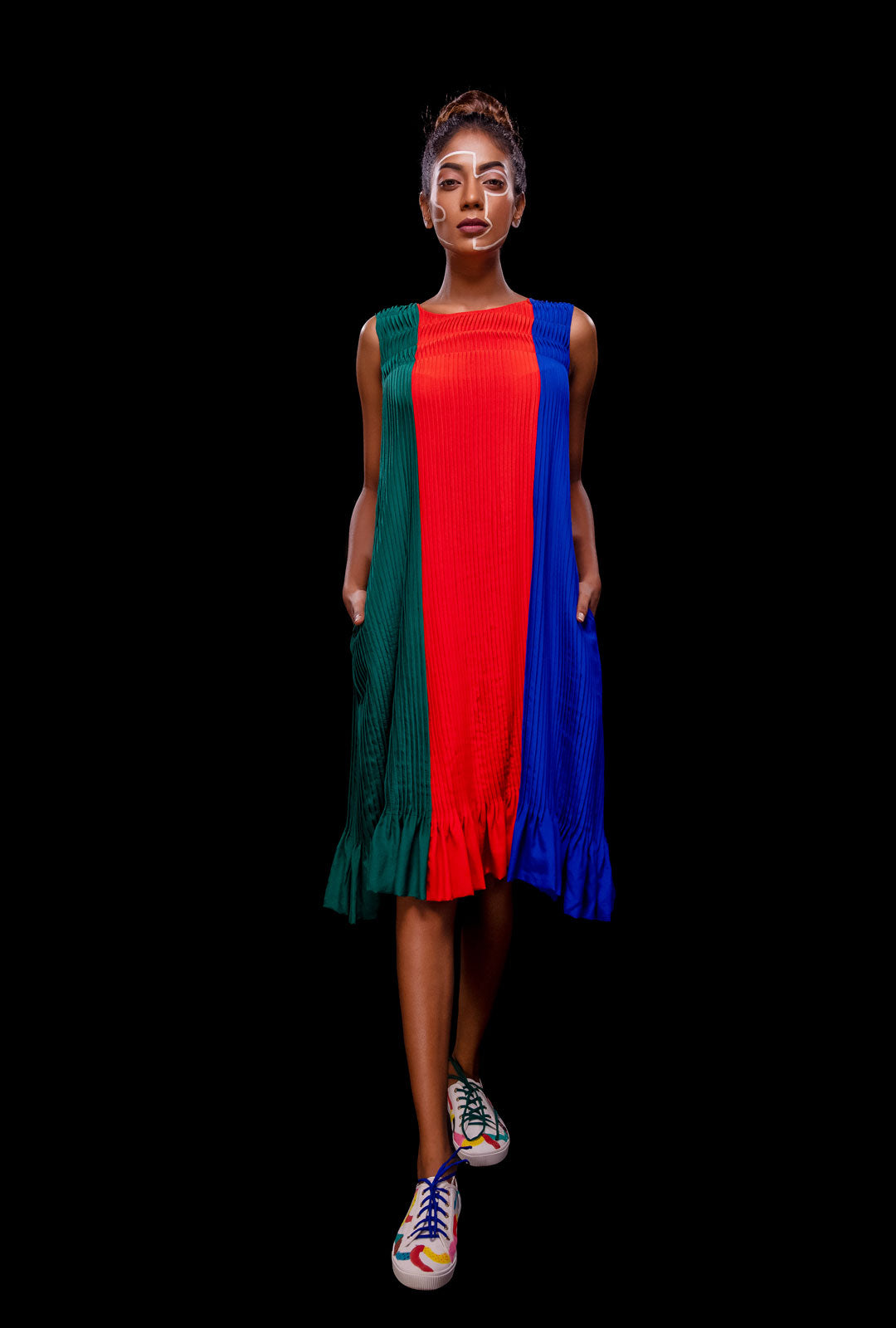 Sleeveless Colour Block Pin-tucked Dress
